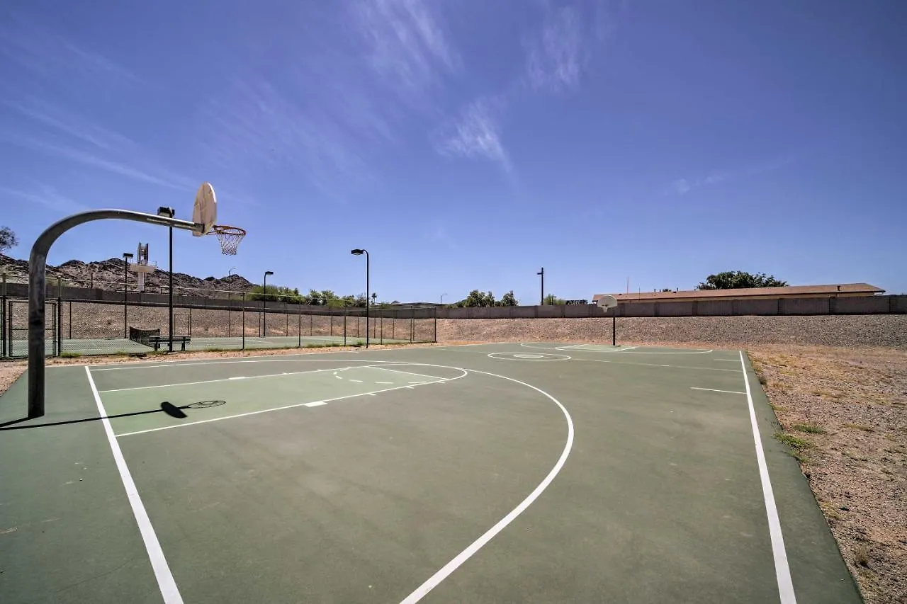 Phoenix Townhome With Pool Access, 13 Mi To Old Town 別荘